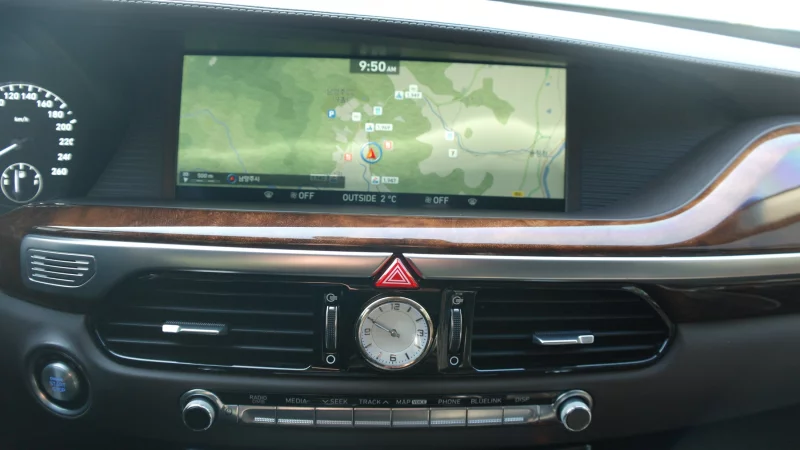 Genesis EQ900