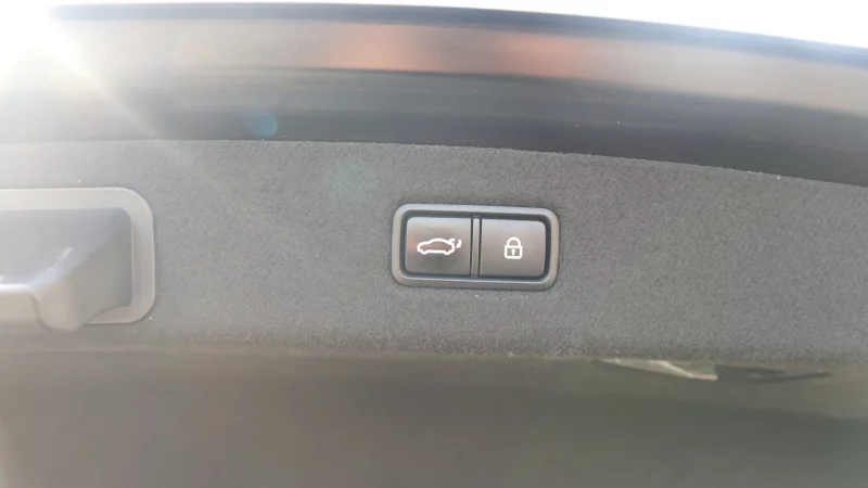 Genesis EQ900