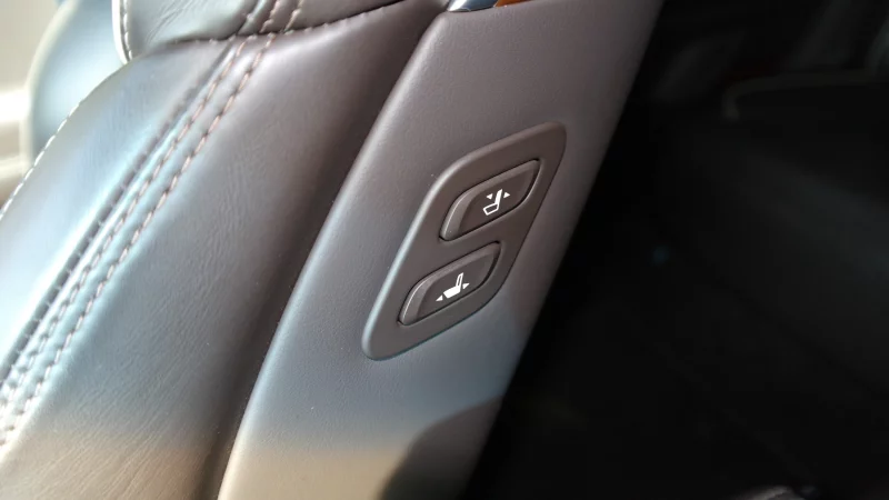 Genesis EQ900