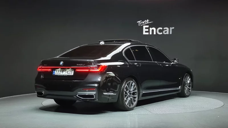 BMW 7-Series