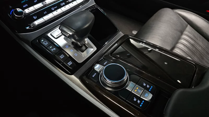 Genesis EQ900