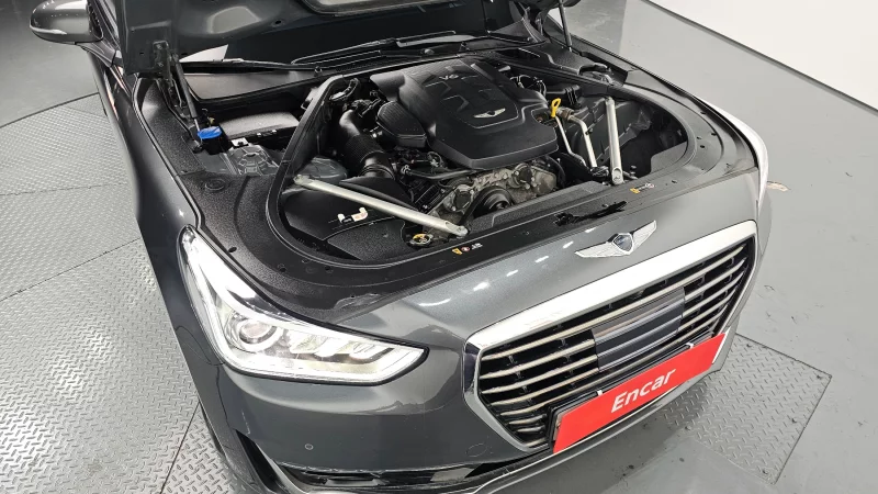 Genesis EQ900