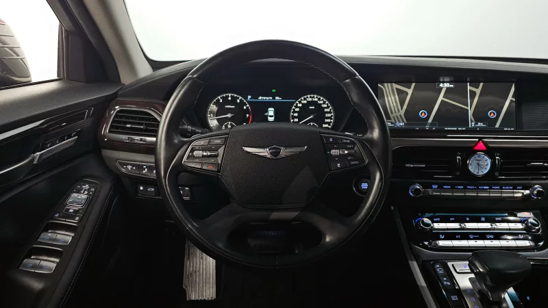 Genesis EQ900
