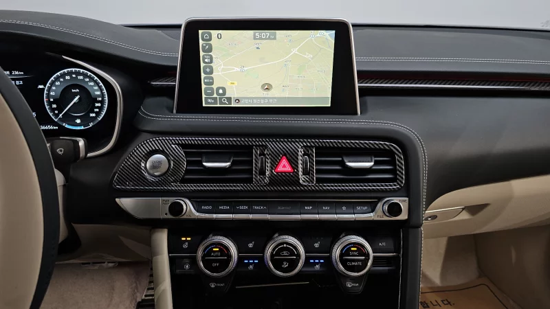 Genesis G70