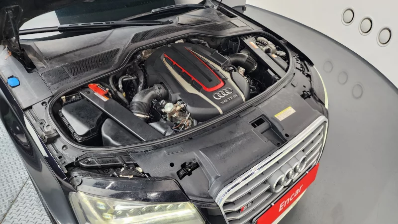 Audi S8