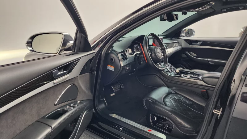 Audi S8