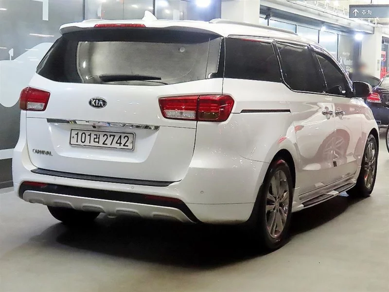Kia Carnival