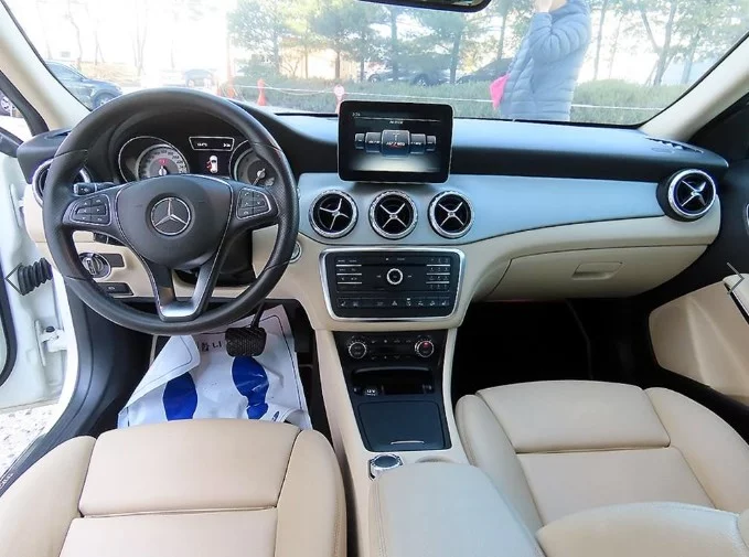 Mercedes-Benz GLA-Class