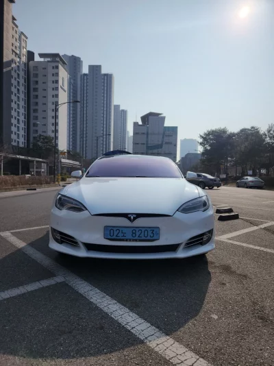 Tesla MODEL S
