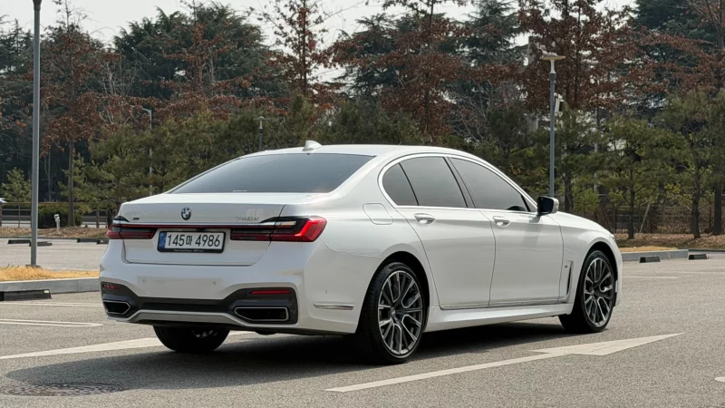 BMW 7-Series