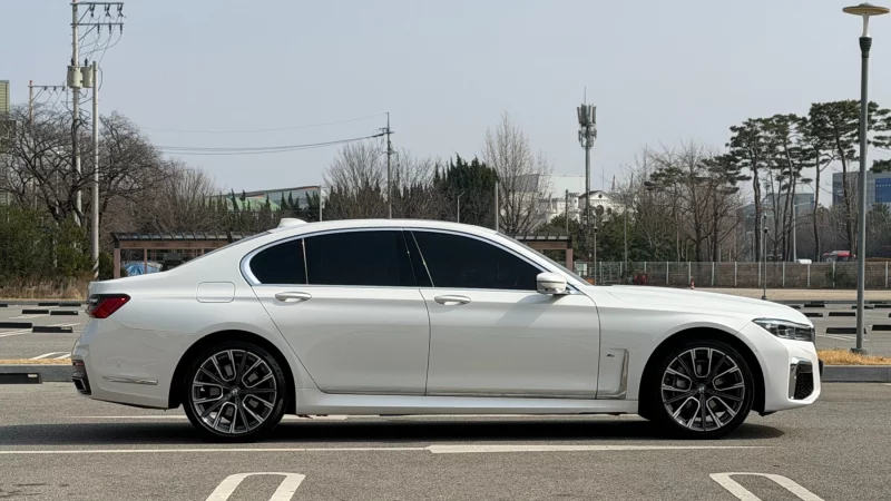 BMW 7-Series
