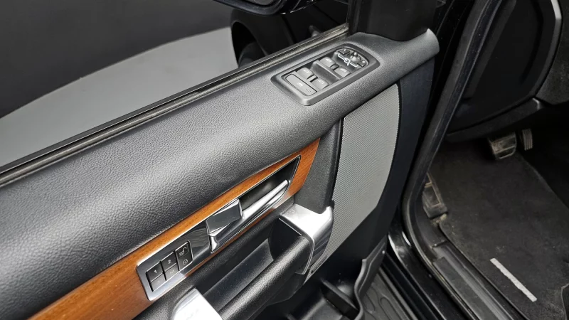 Land Rover DISCOVERY