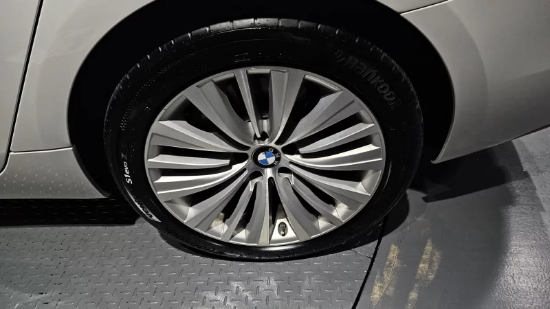 BMW 5-Series Gran Turismo