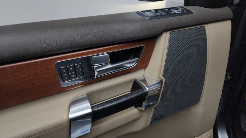 Land Rover DISCOVERY