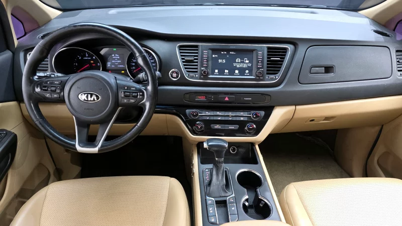 Kia Carnival