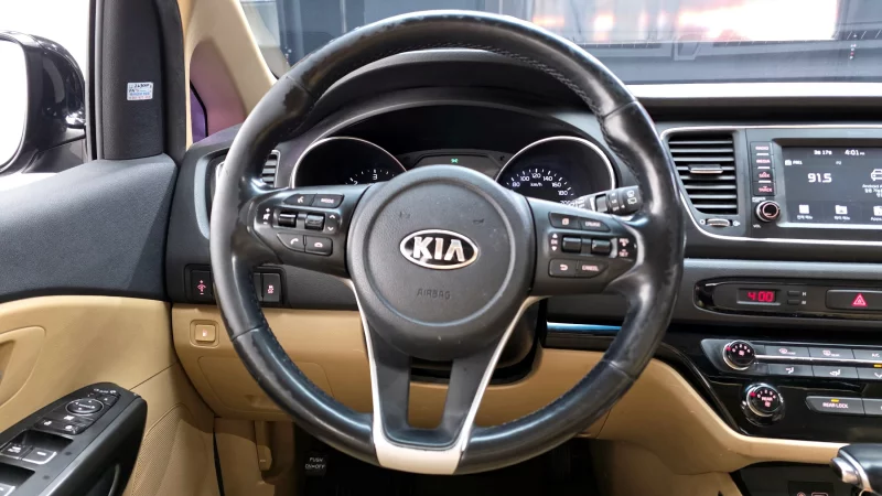 Kia Carnival