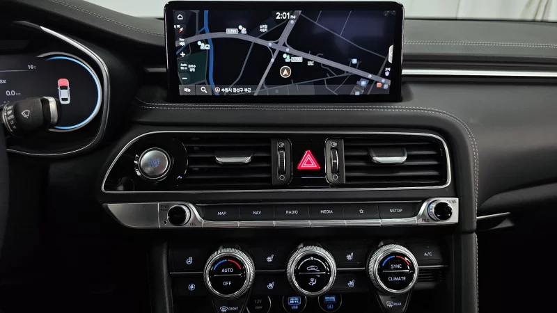Genesis G70