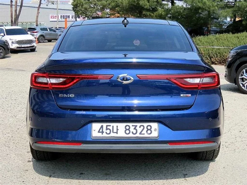 Renault SM6