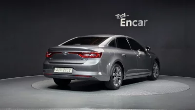 Renault SM6
