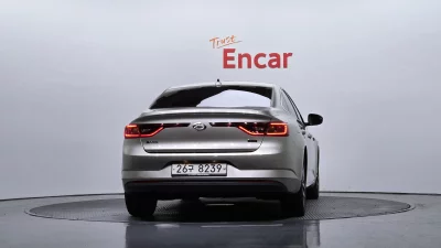 Renault SM6