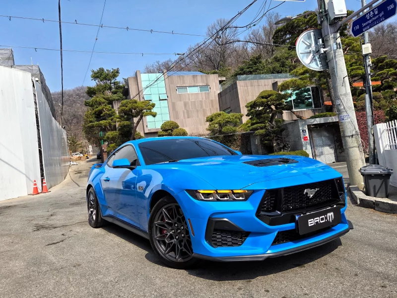 Ford MUSTANG