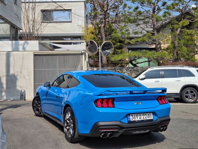 Ford MUSTANG