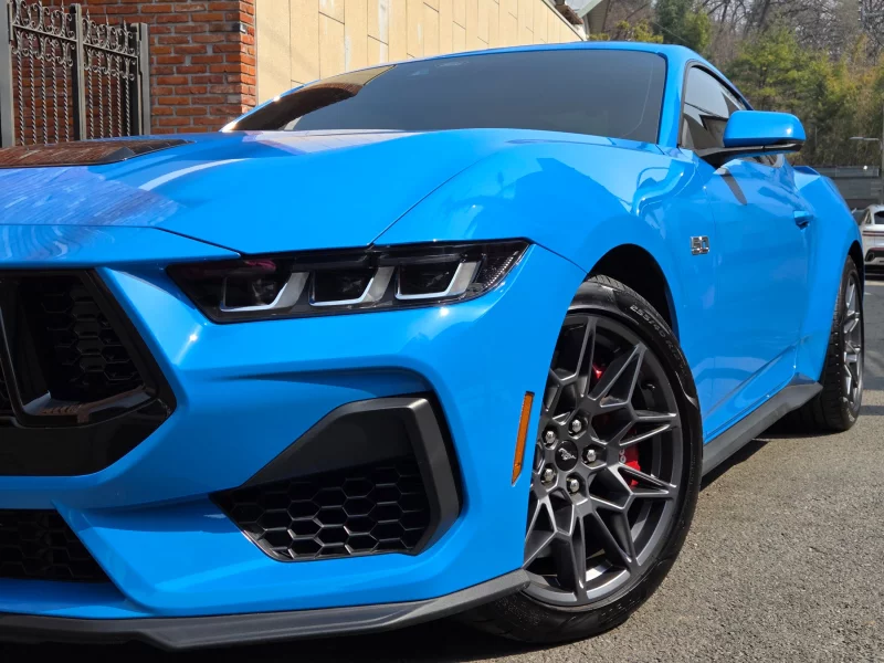 Ford MUSTANG