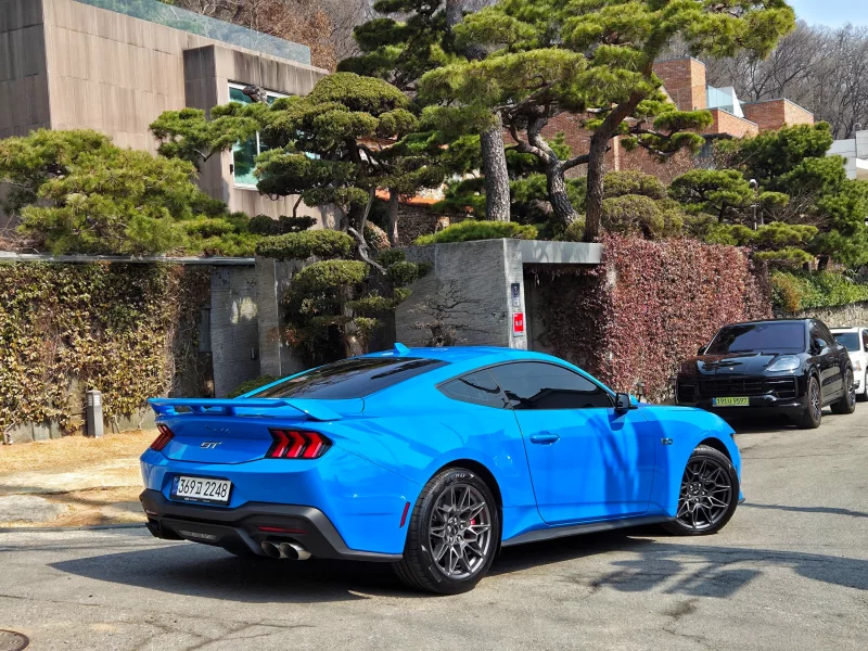Ford MUSTANG