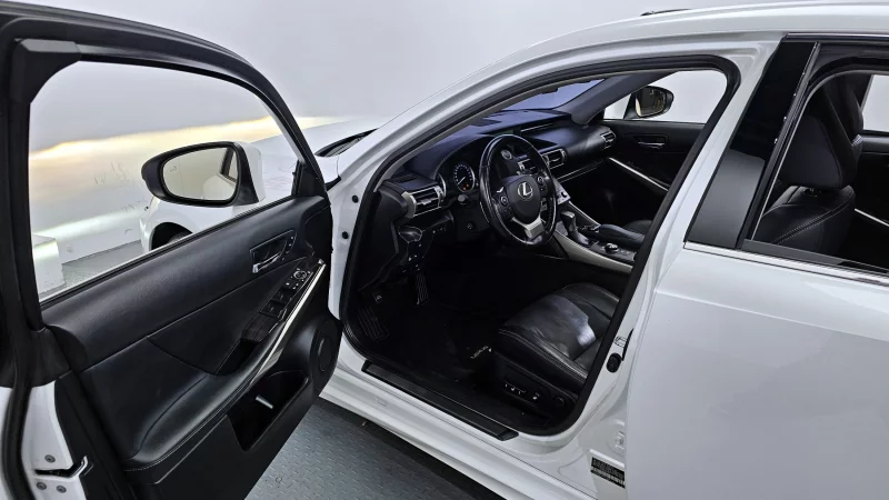 Lexus IS200t