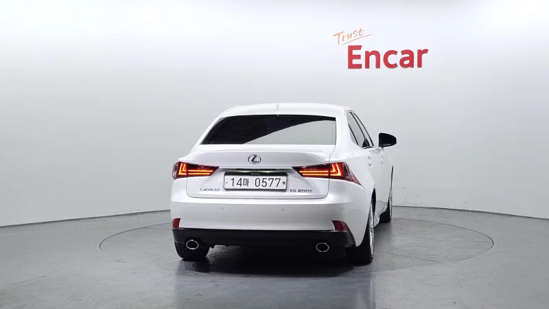 Lexus IS200t