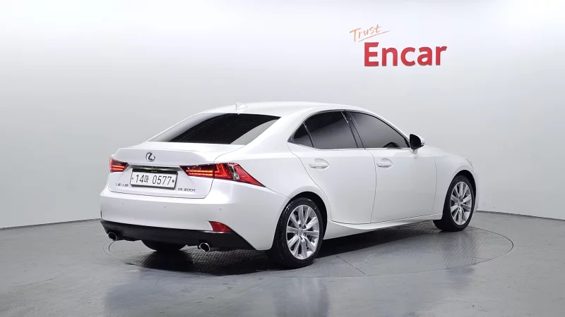 Lexus IS200t