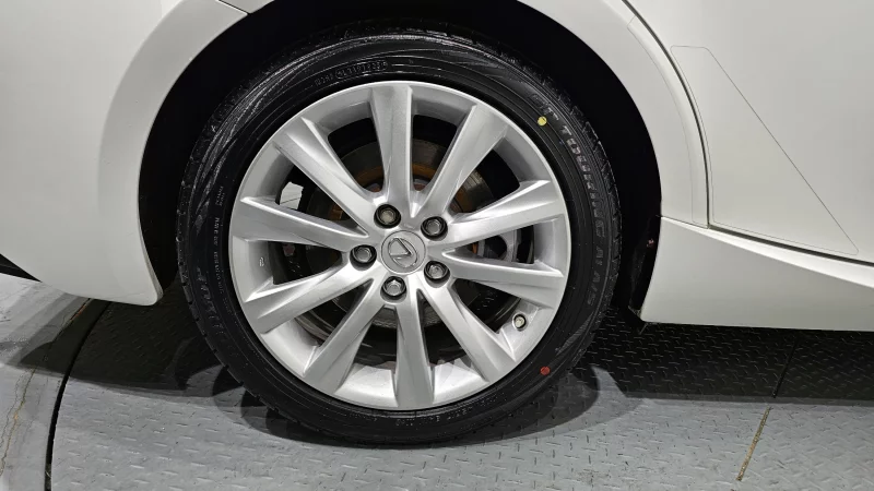 Lexus IS200t