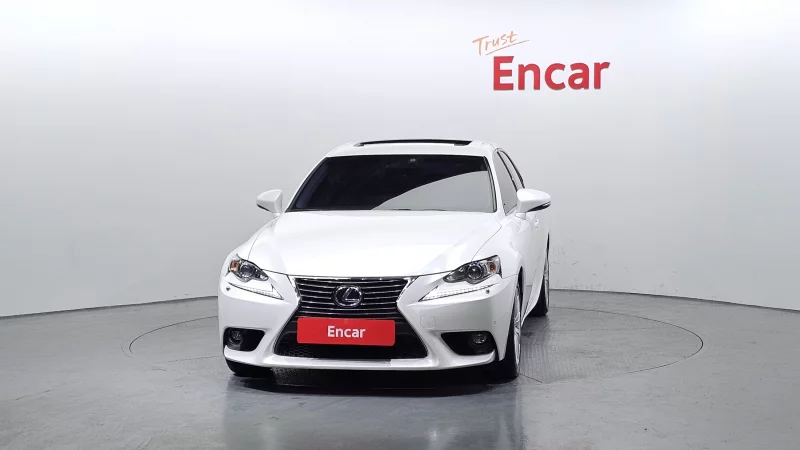 Lexus IS200t
