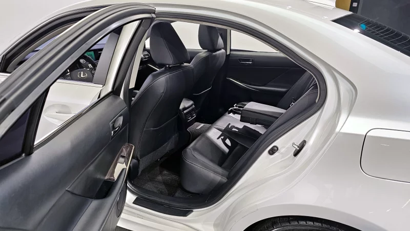 Lexus IS200t