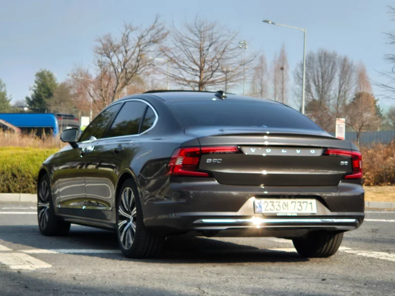Volvo S90