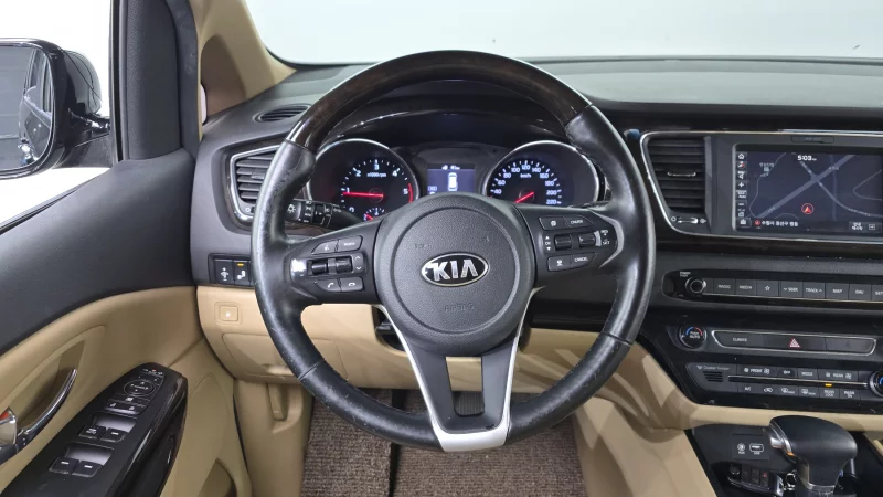 Kia Carnival