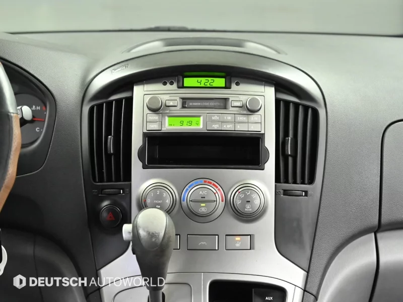 Hyundai Grand Starex