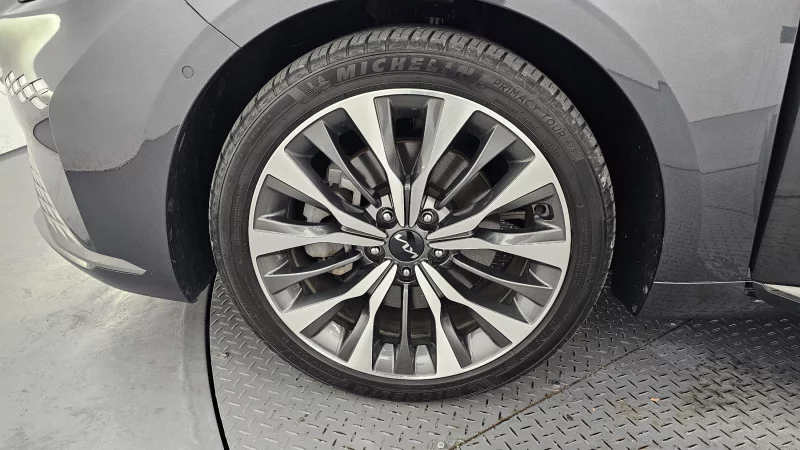 Kia K8