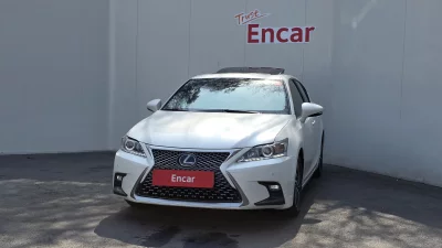 Lexus CT200h