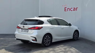 Lexus CT200h