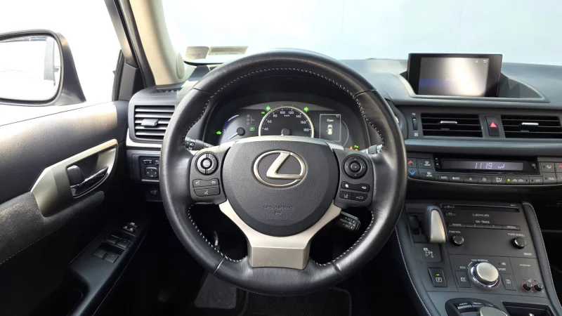 Lexus CT200h