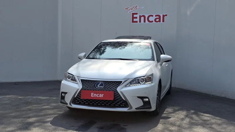 Lexus CT200h