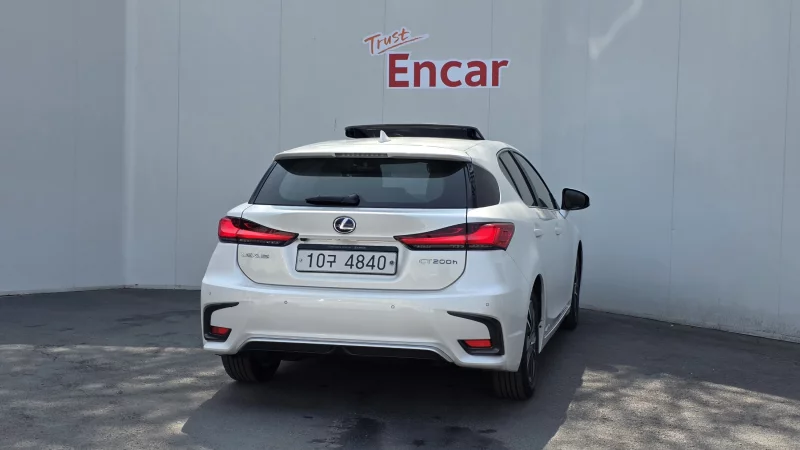 Lexus CT200h