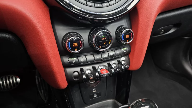 MINI Cooper Convertible