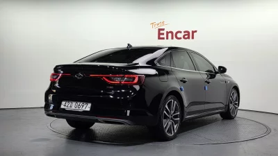 Renault SM6