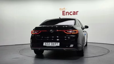Renault SM6