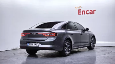 Renault SM6
