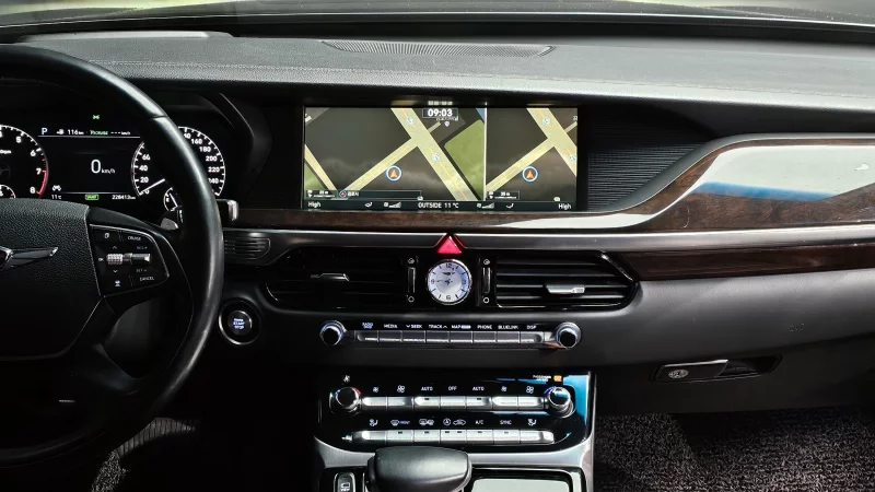 Genesis EQ900