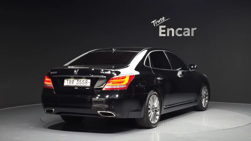 Hyundai Equus