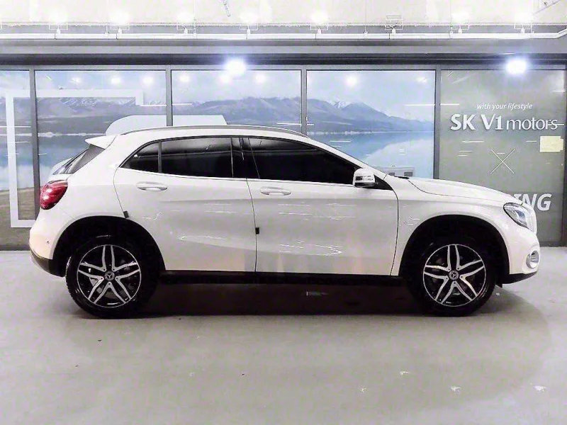 Mercedes-Benz GLA-Class